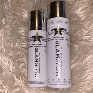 GLAMGLOW SuperCleanse is daily clearing cleanser